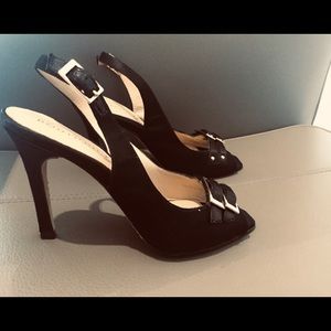 Boutique 9 Fabric like new peep toed pumps